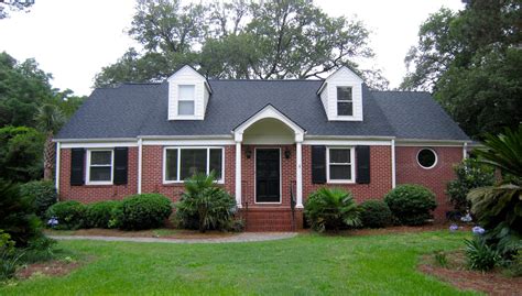 metal roof colors on brick house|brick and roof color combinations.